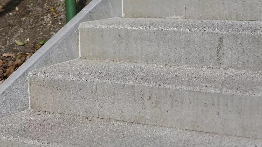 CS BETON - Schodišťový prvek DUO STEP šedá