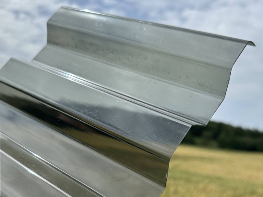 Trapézový polykarbonát antracit s hladkým povrchem - Rozměr: 2000 x 1060 x 0,9 mm