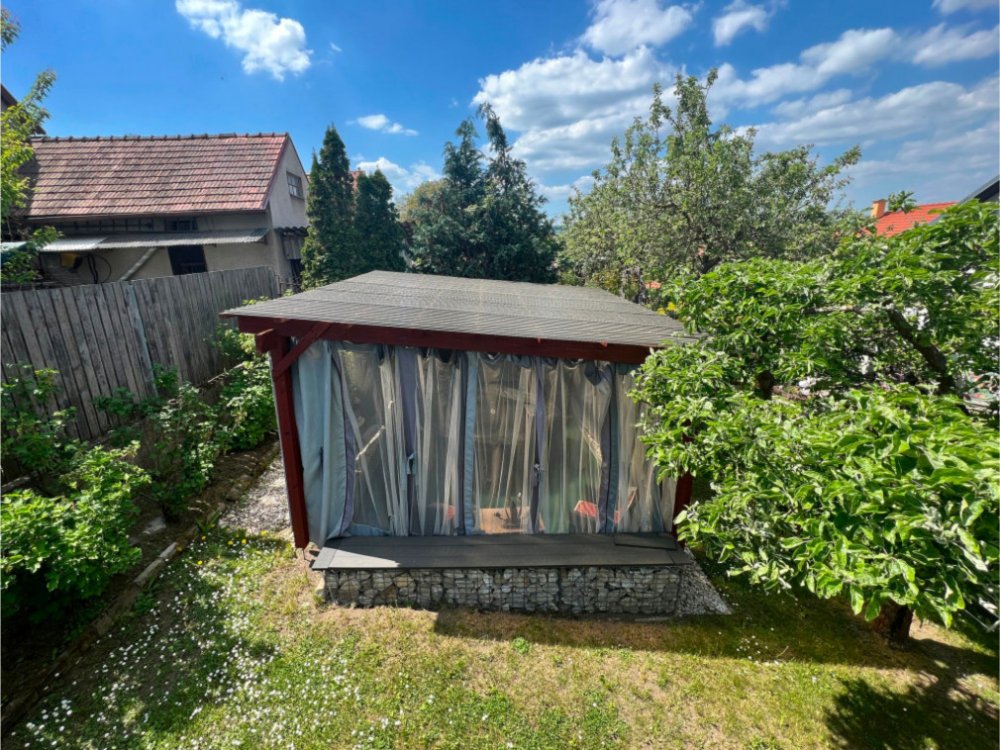 Trapézový polykarbonát bronz s jemnou strukturou - Rozměr: 2000 x 1060 x 0,9 mm