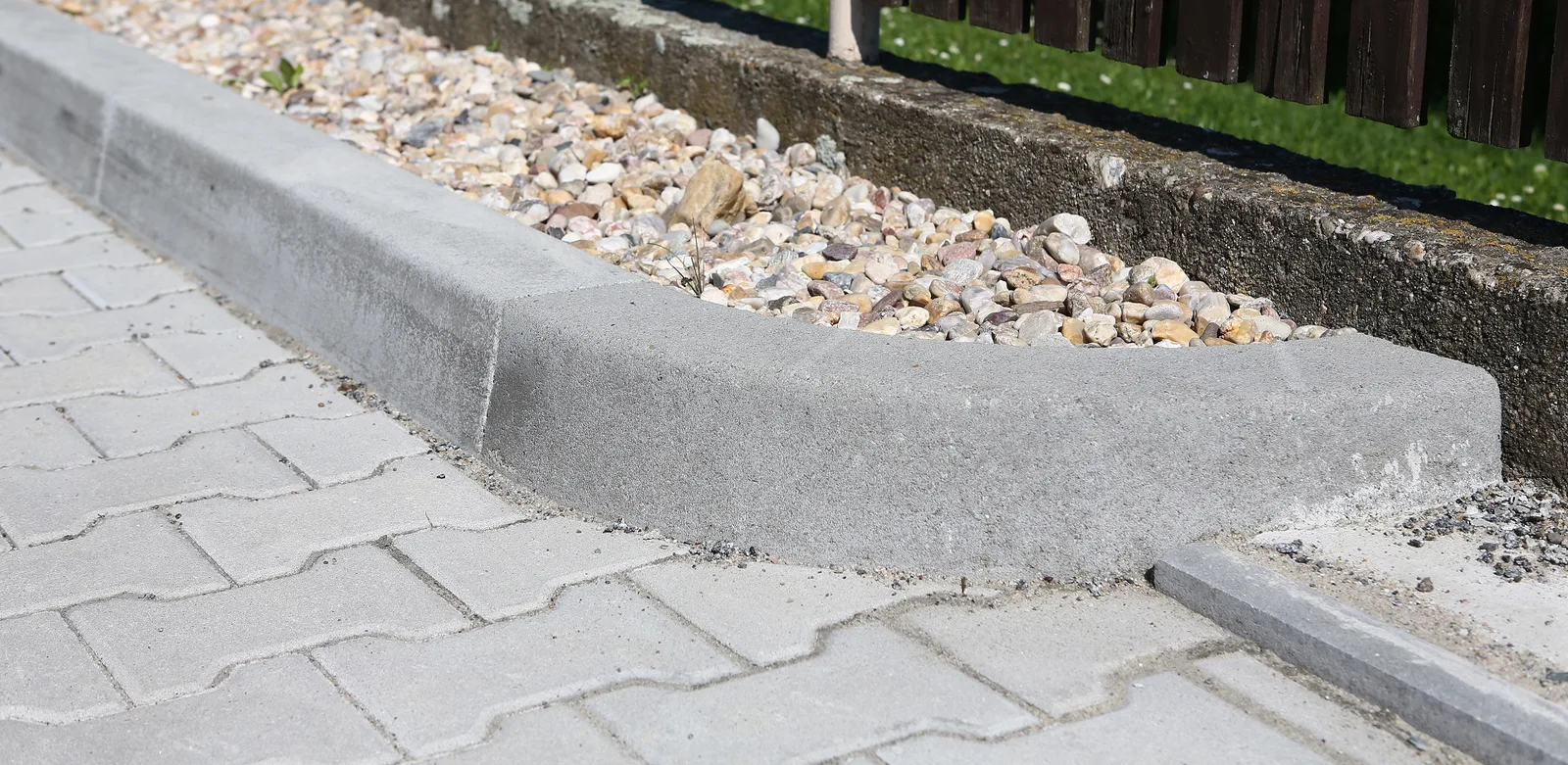 CSBETON - Obrubník silniční H 30 cm — foto
