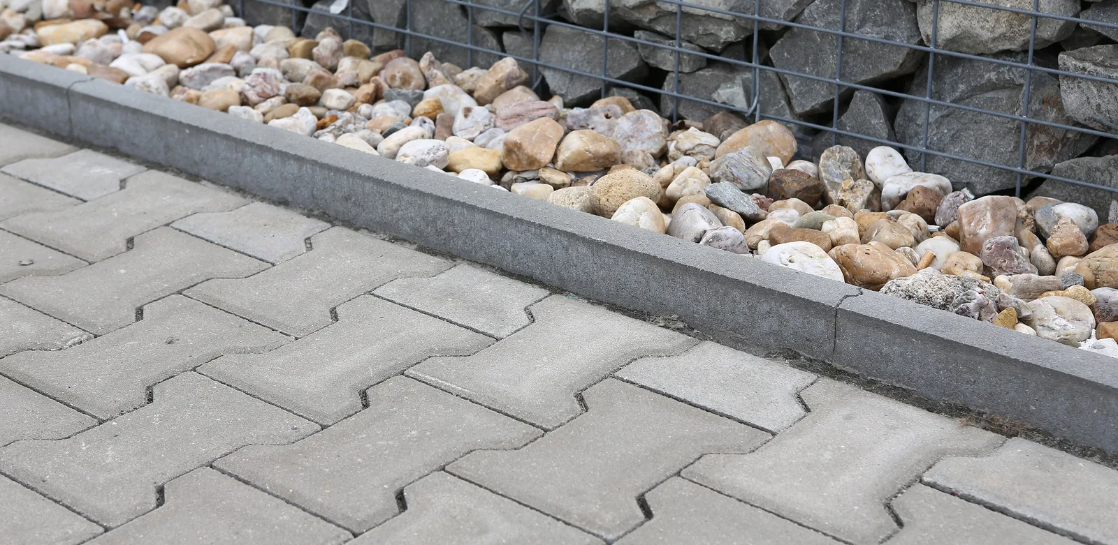 CSBETON - Obrubník zahradní R půlka, výška 25 cm — foto