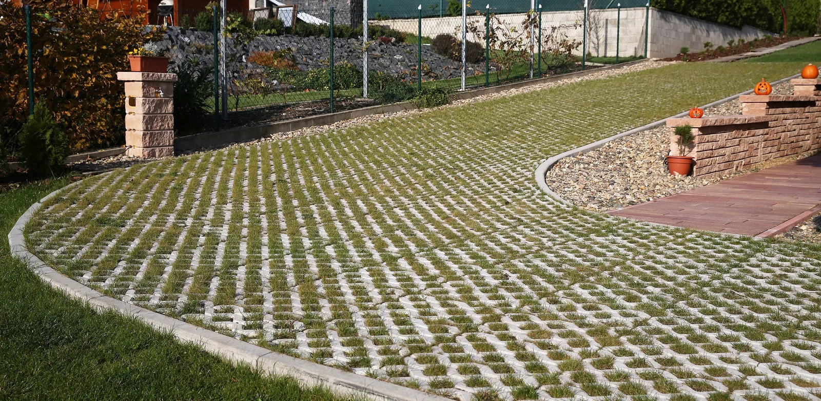 CSBETON - Vegetační tvárnice malá základní kámen 8 cm — foto