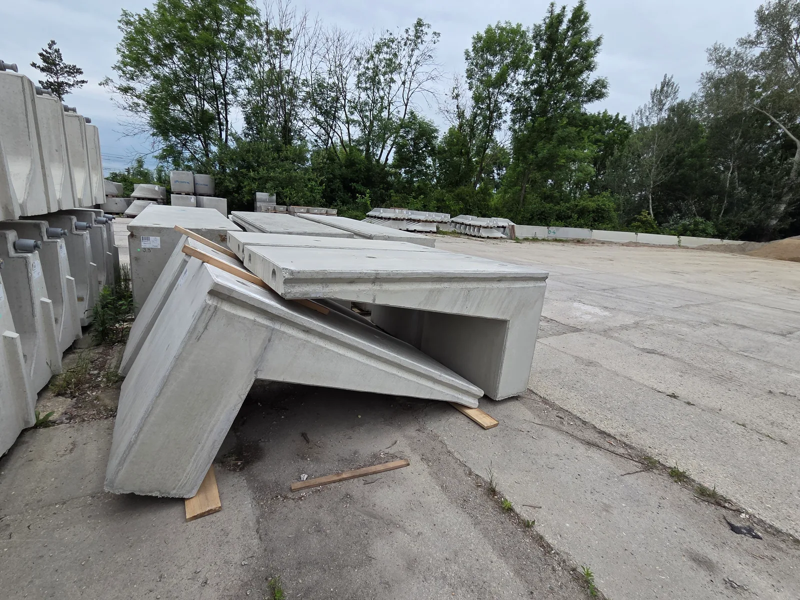 CSBETON - Opěrná zeď úhlová IZX Opěrná zeď IZX přímá, výška 800 mm — foto