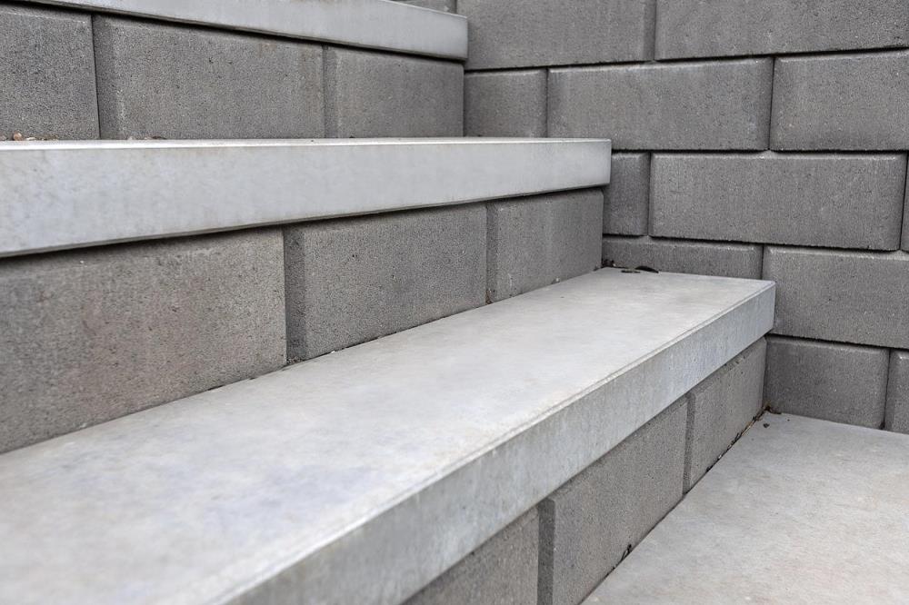 DITON - Schodišťová deska Modern 1,5 m přírodní — realizace
