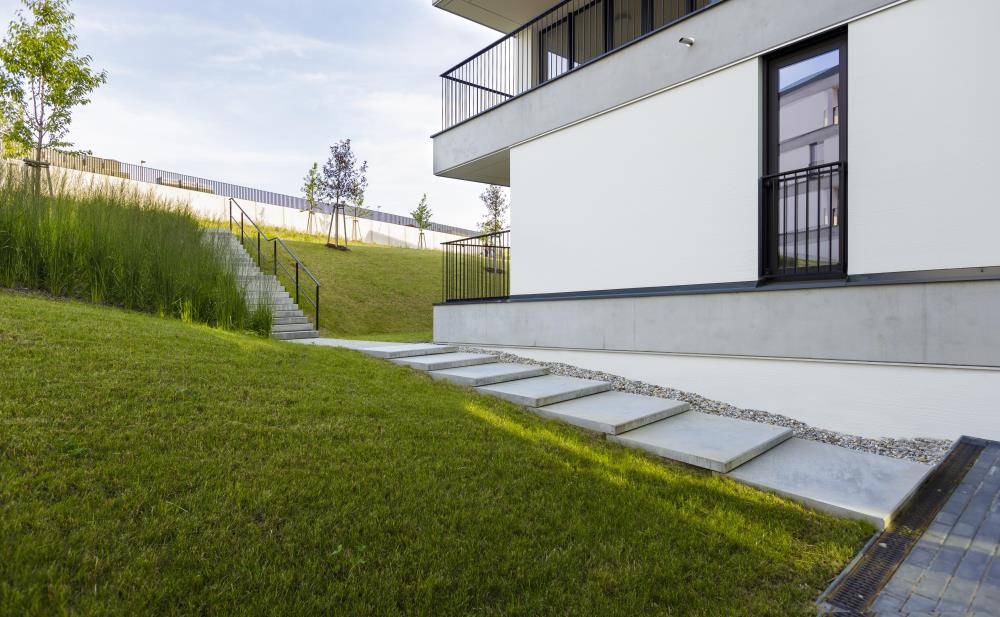 DITON - Podesta Modern 1,5 m přírodní — realizace