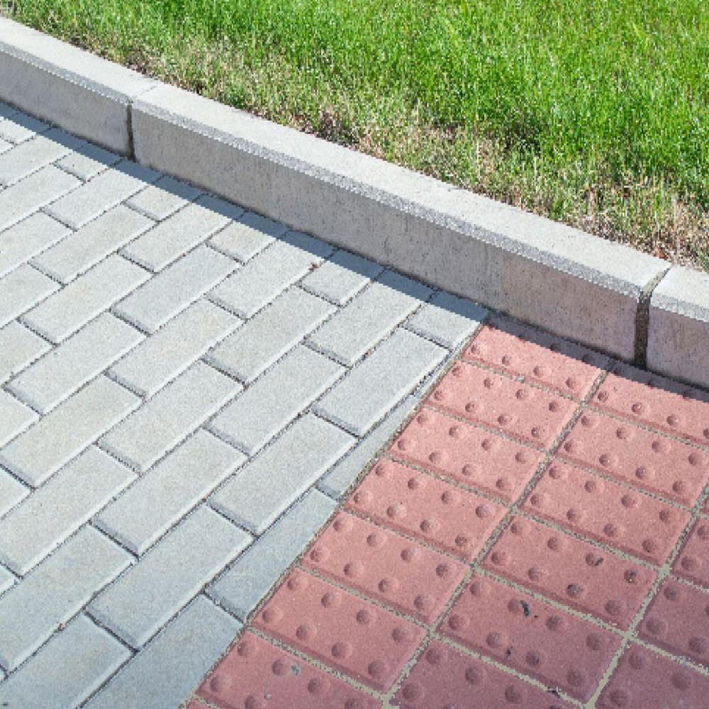 DITON - Obrubník chodníkový 100 / 10 / 20 přírodní — realizace