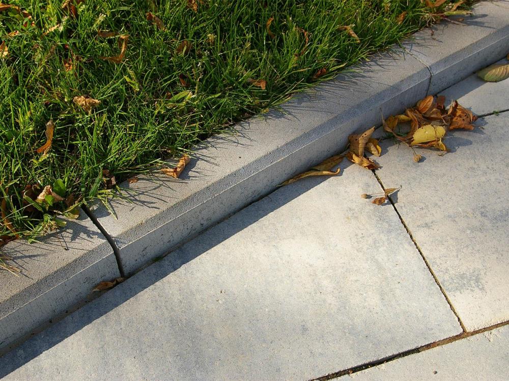 DITON - Obrubník chodníkový 100 / 10 / 20 přírodní — realizace