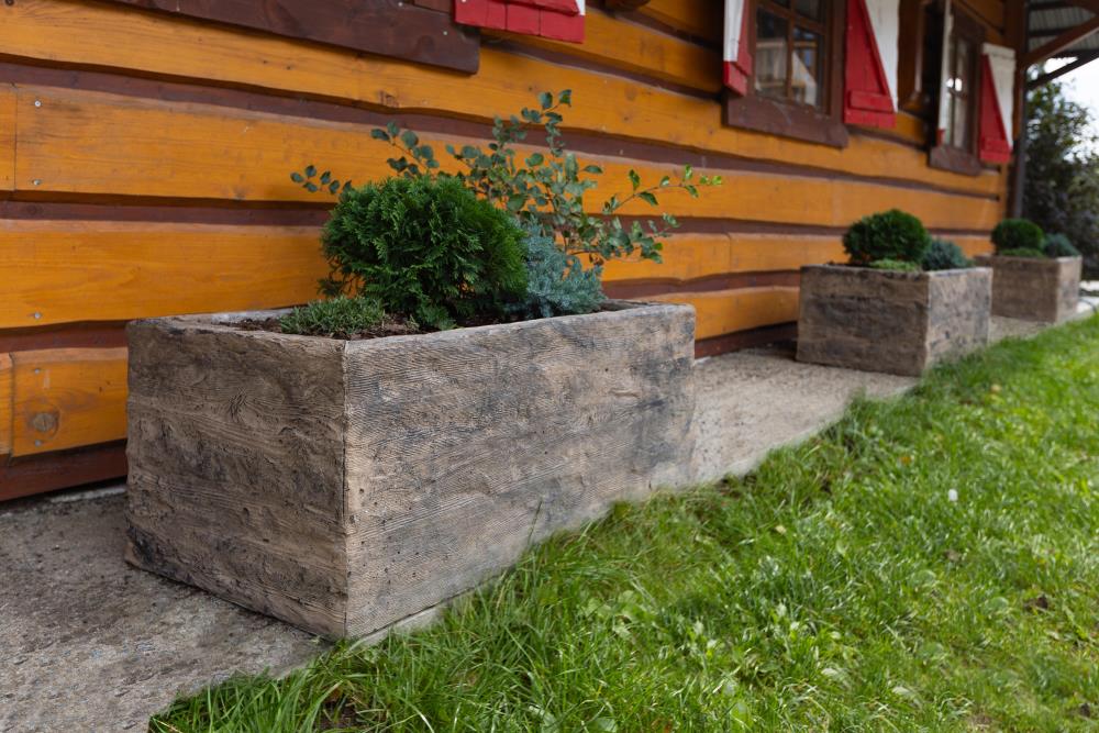 DITON - Květináč Elf natur patina — realizace