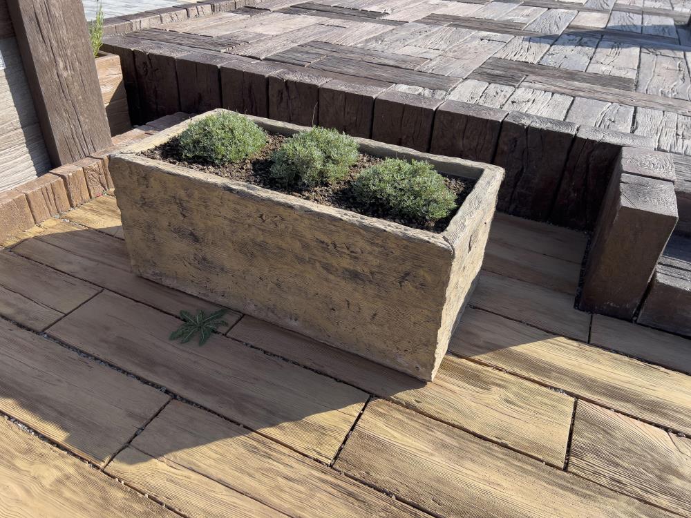 DITON - Květináč Elf natur patina — realizace