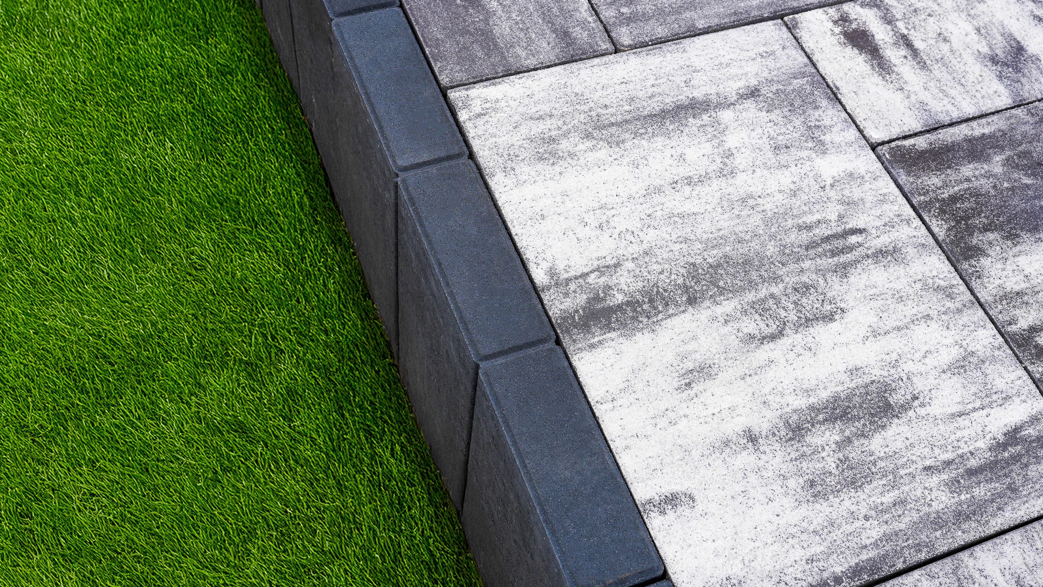 FEROBET - Palisádový obrubník Modern 50x6x30