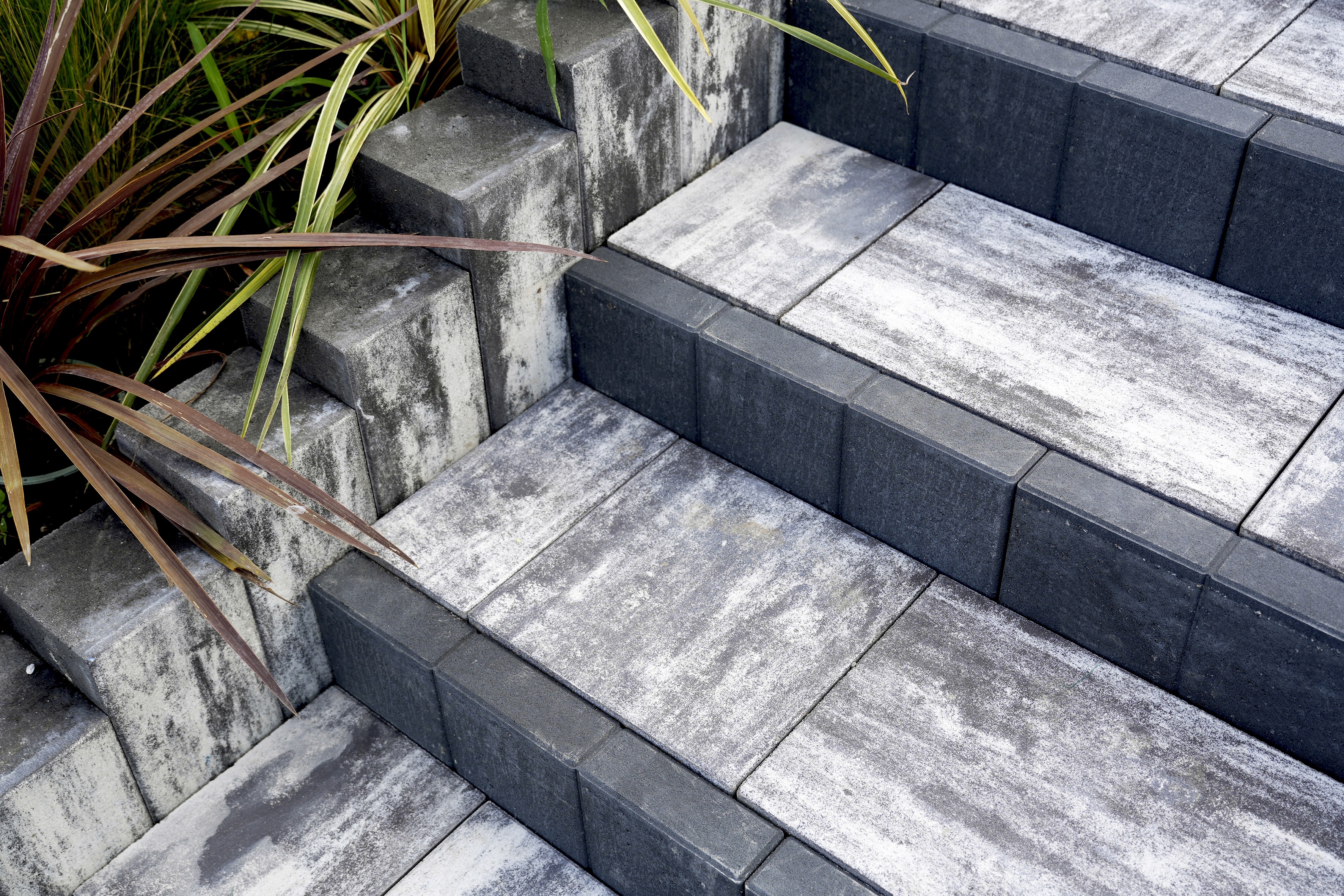 Palisádový obrubník Modern 50x6x30 - Standard Antracit